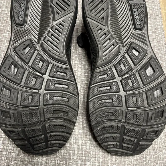 Brooks Ghost 17 woman’s shoe - Picture 7 of 14